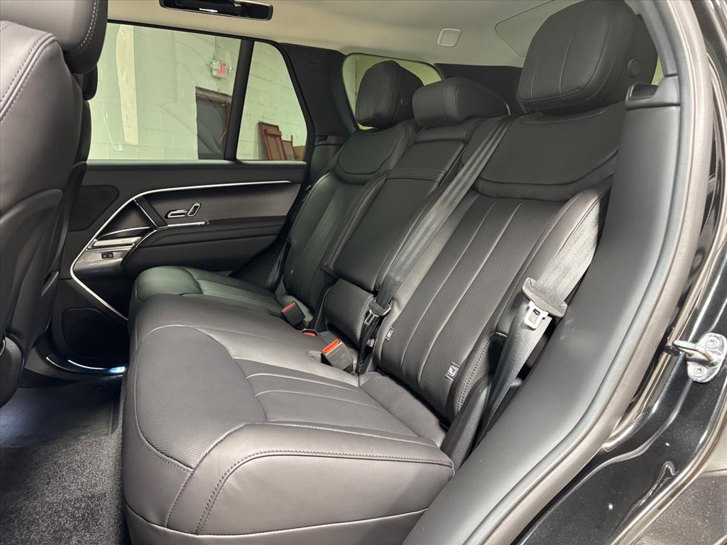 2026 Land Rover Range Rover SE - Photo 28