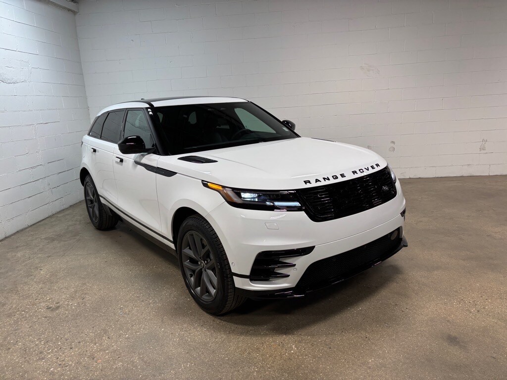 2026 Land Rover Range Rover Velar SE photo 4