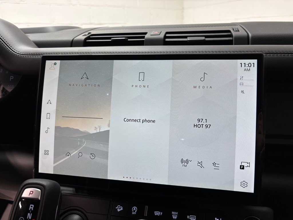 2026 Land Rover Defender V8 - Photo 16