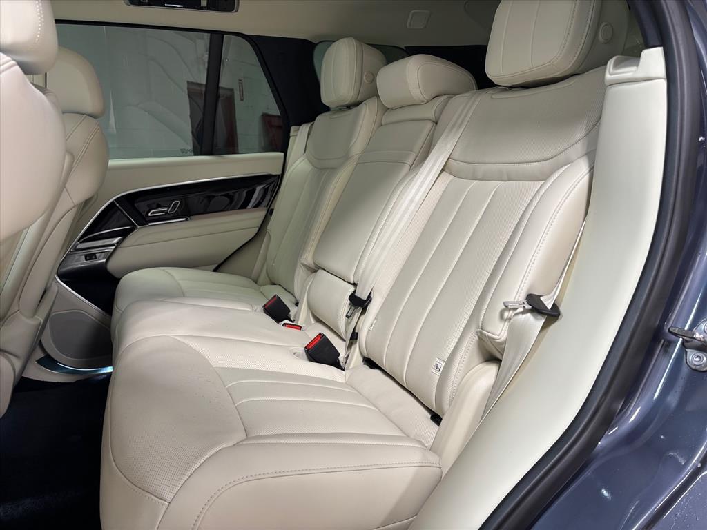 2026 Land Rover Range Rover SE - Photo 28