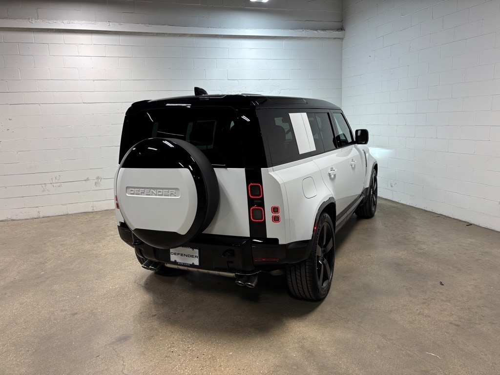 2026 Land Rover Defender V8 - Photo 7