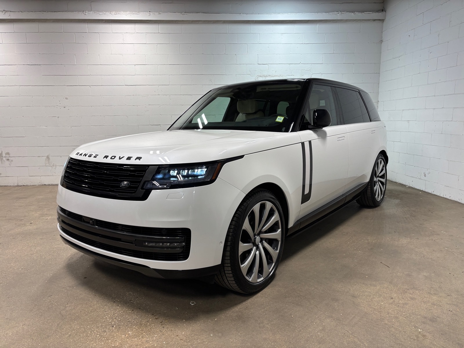 2025 Land Rover Range Rover SUV 