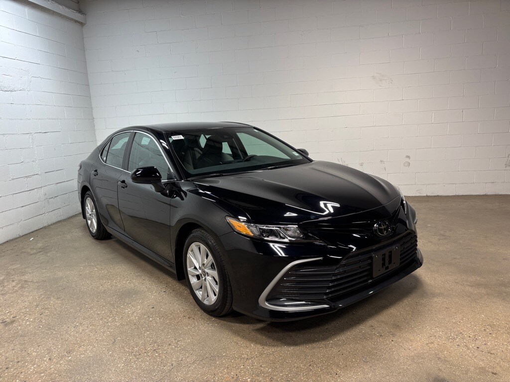 2024 Toyota Camry LE photo 4