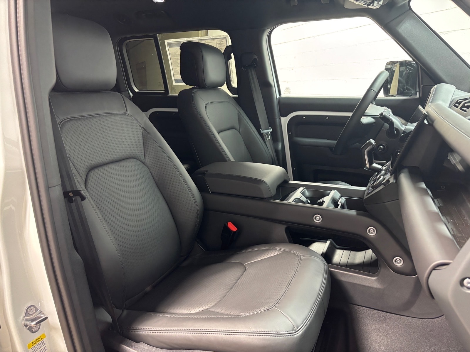 2026 Land Rover Defender X-Dynamic SE - Photo 34