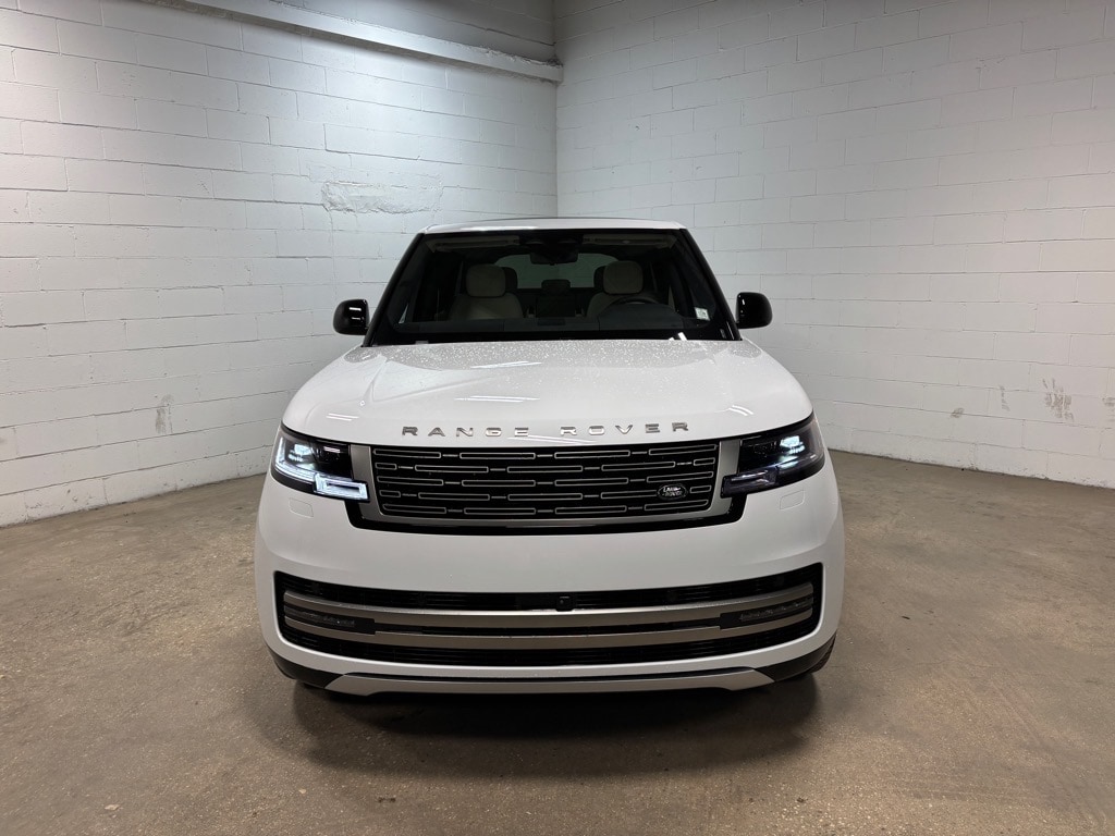 New 2025 Land Rover Range Rover P400 SE AWD P400 SE SUV