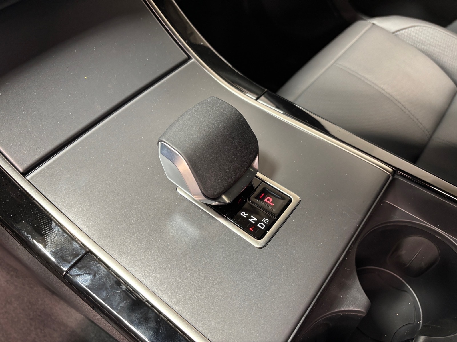 2026 Land Rover Range Rover Velar S - Photo 15