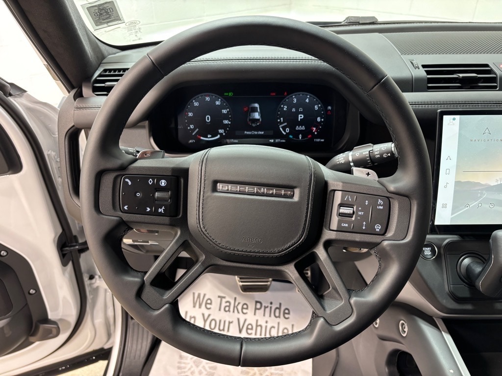 2026 Land Rover Defender V8 - Photo 18