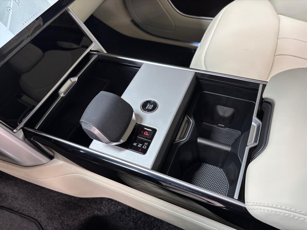 2026 Land Rover Range Rover SE - Photo 13