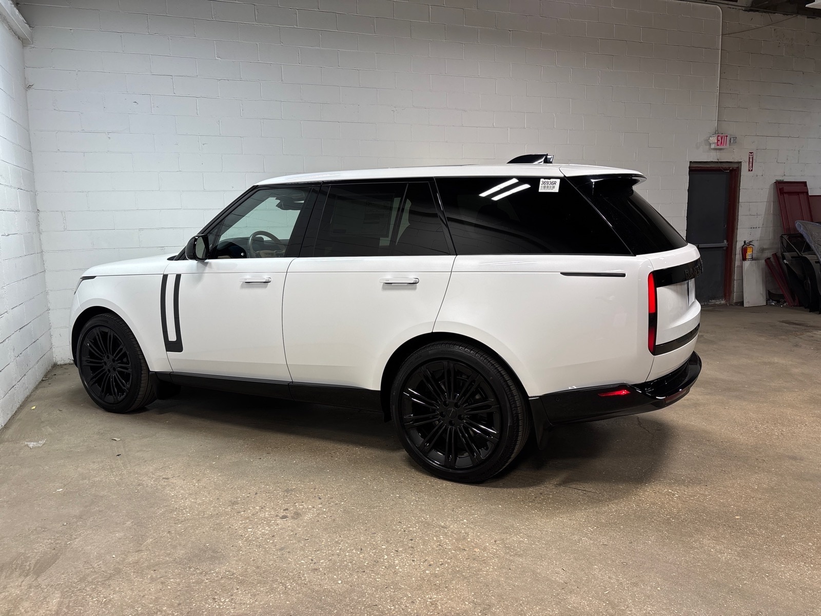 2026 Land Rover Range Rover SE - Photo 6
