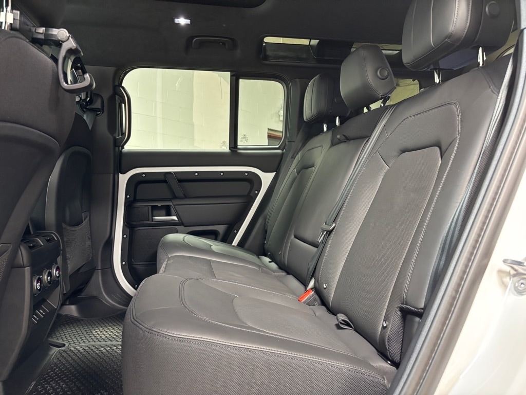 2026 Land Rover Defender V8 - Photo 28