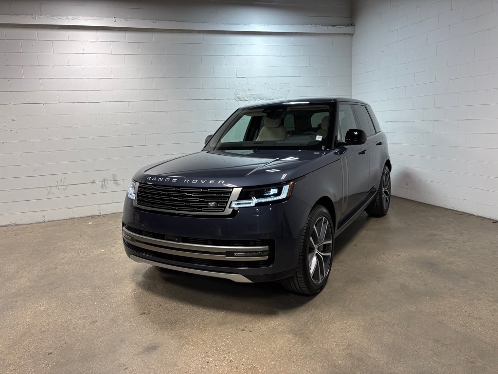 New 2025 Land Rover Range Rover P530 SE SUV