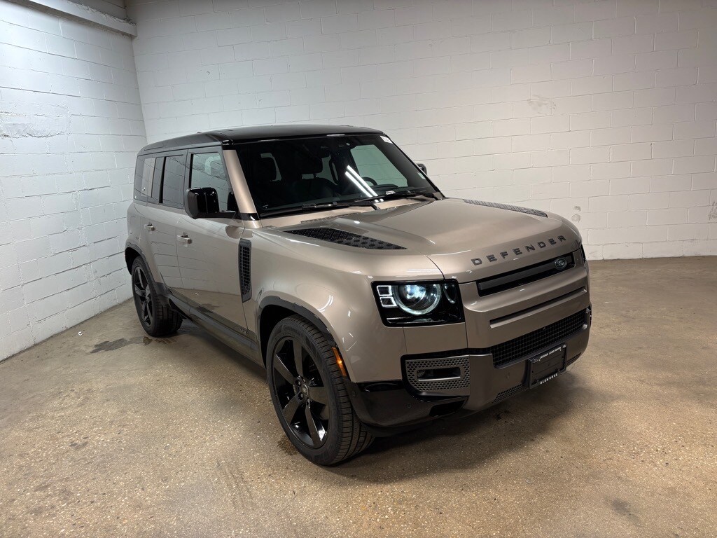 2023 Land Rover Defender 110 V8 photo 4