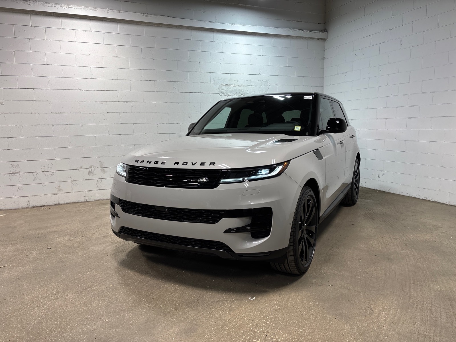 2026 Land Rover Range Rover Sport SE - Photo 2