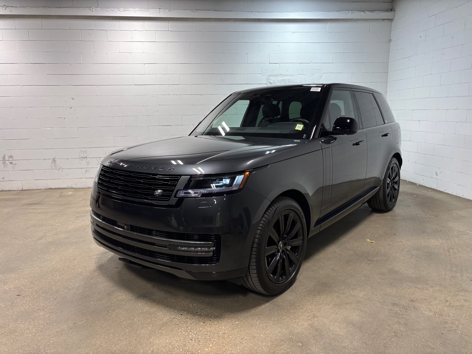 2025 Land Rover Range Rover SUV 