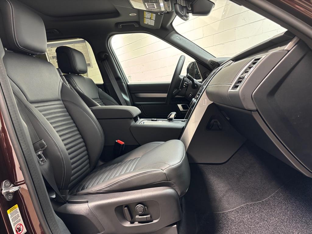 2026 Land Rover Discovery Gemini Edition - Photo 34