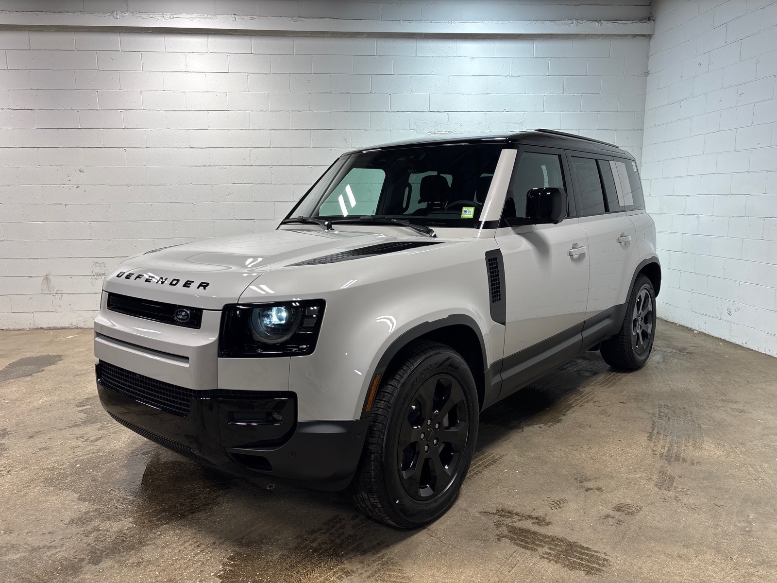 2026 Land Rover Defender 110 S P300's photo
