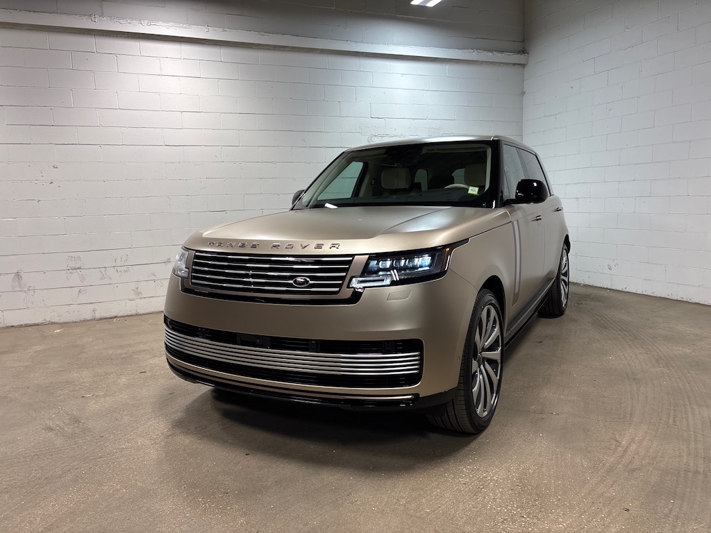 New 2026 Land Rover Range Rover SV Signature Suite SUV