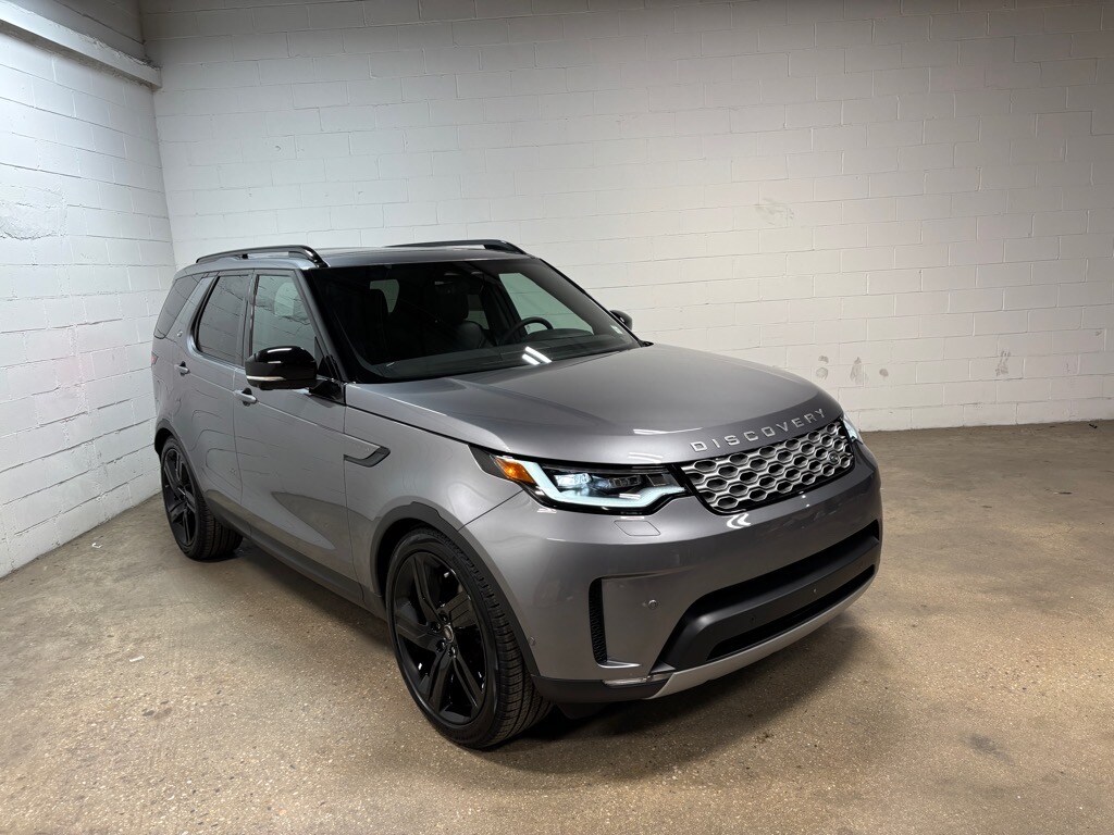 2025 Land Rover Discovery P300 S photo 4