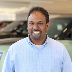 Staff member V. Samaroo from ID_b469d6e9fda9
