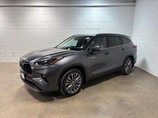 SUV in Glen Cove, NY 2021 Toyota Highlander Hybrid Platinum SUV Used