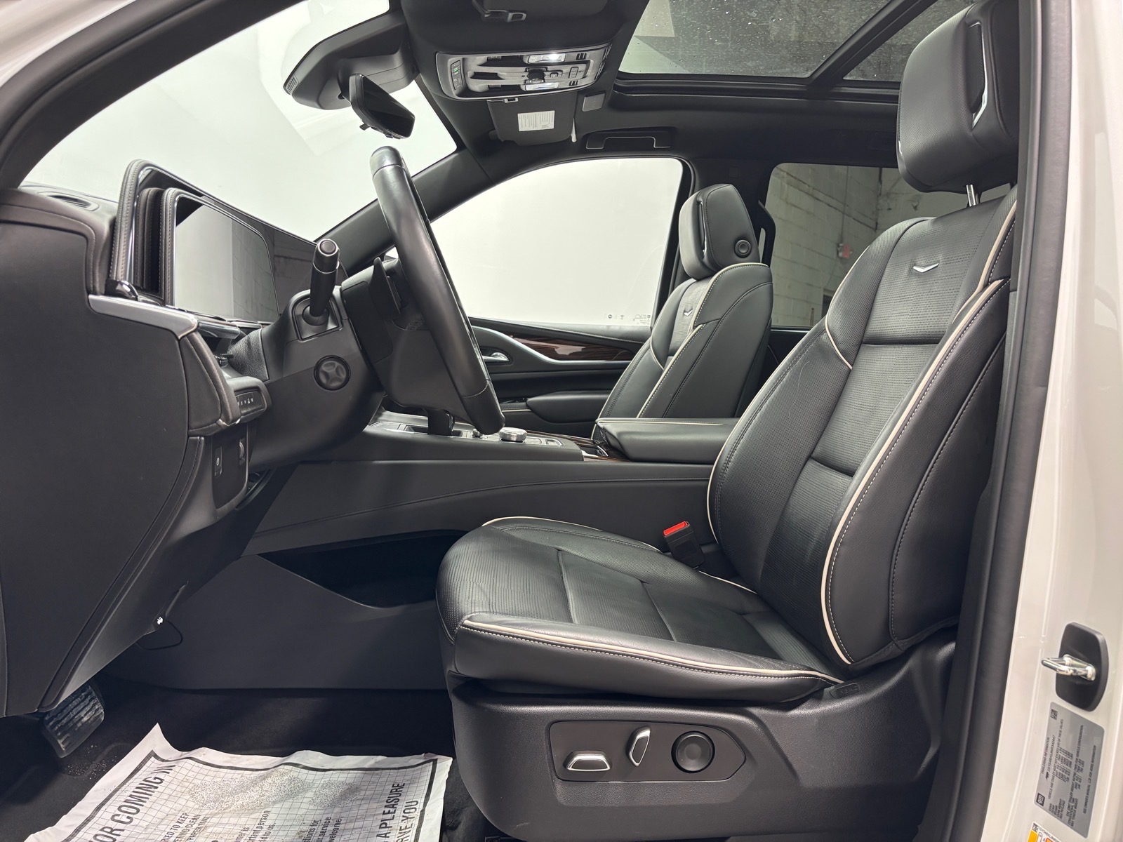 2022 Cadillac Escalade Premium Luxury - Photo 25