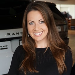 Staff member Christina DiSimone from ID_b469d6e9fda9