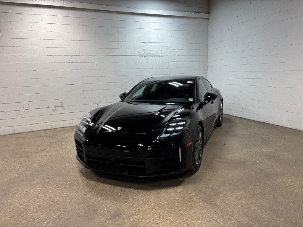 2024 Porsche Panamera 4 photo 2
