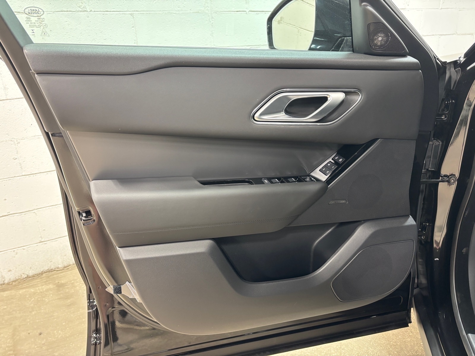 2026 Land Rover Range Rover Velar S - Photo 24