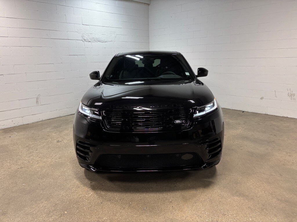 2026 Land Rover Range Rover Velar SE photo 3