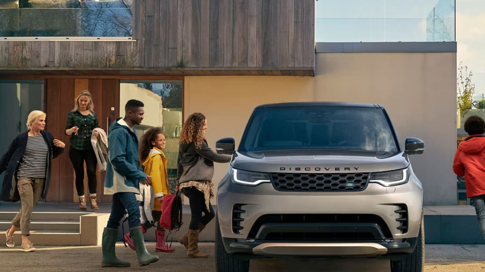 Lease a Luxury SUV from Land Rover Glen Cove