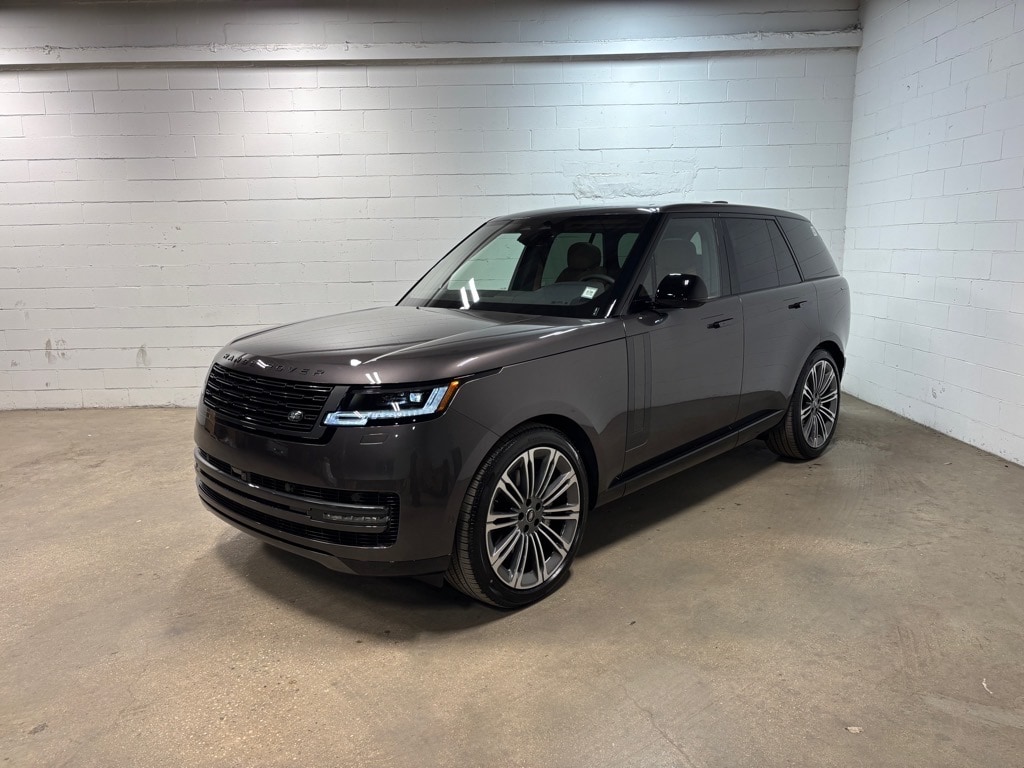 New 2025 Land Rover Range Rover SE SUV