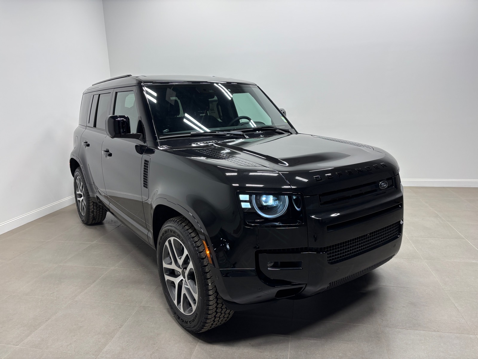 New 2026 Land Rover Defender 110 X-Dynamic SE SUV