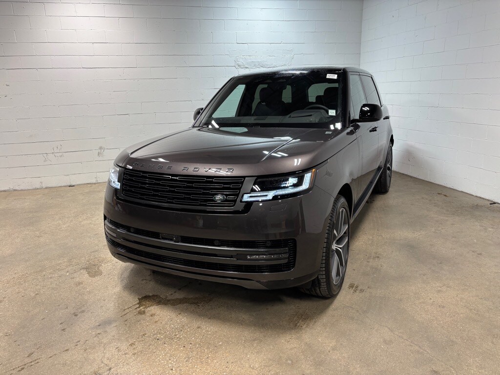 2025 Land Rover Range Rover SE photo 2