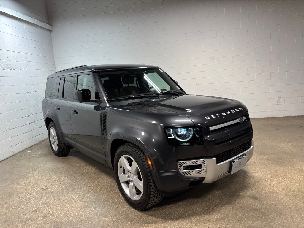 2023 Land Rover Defender 130 First Edition photo 4