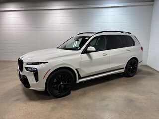 SUV in Glen Cove, NY 2023 BMW X7 xDrive40i SUV Used
