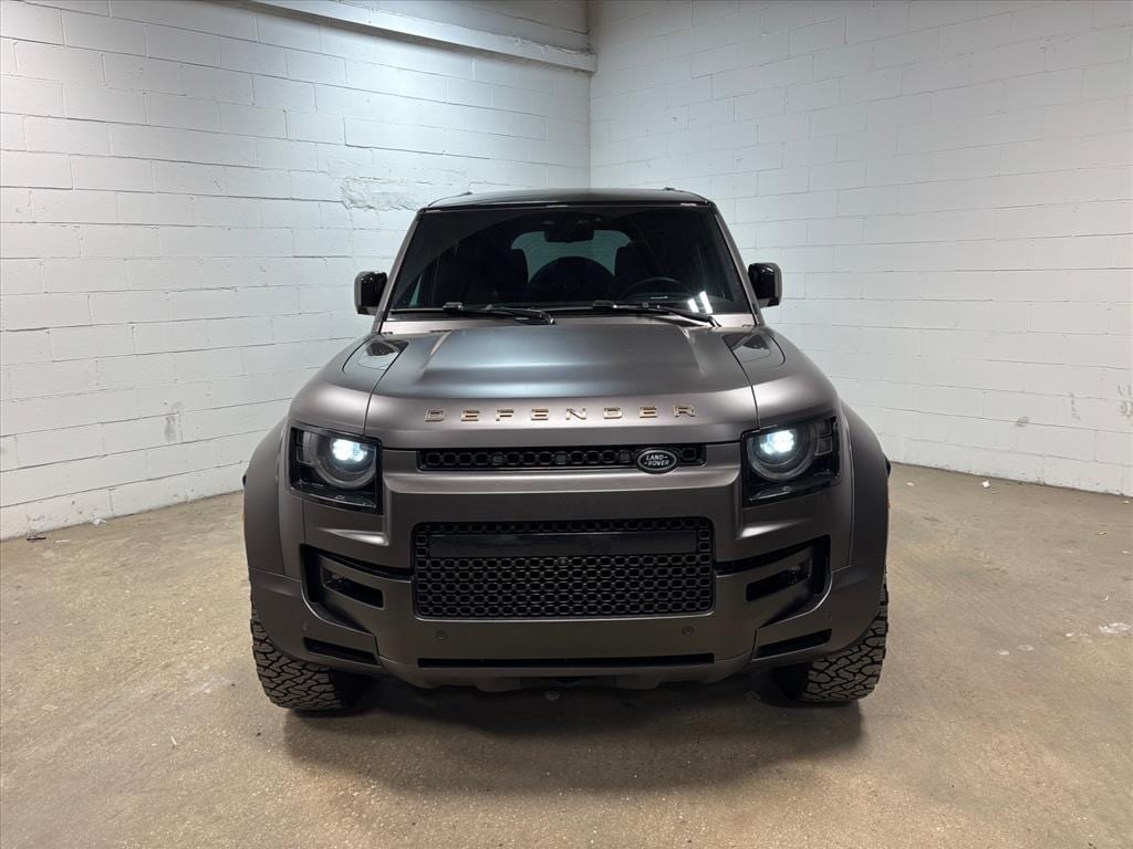 Used 2025 Land Rover Defender 110 110 V8 SUV