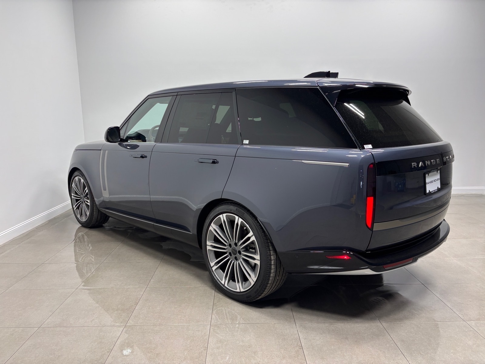 2026 Land Rover Range Rover SE - Photo 10