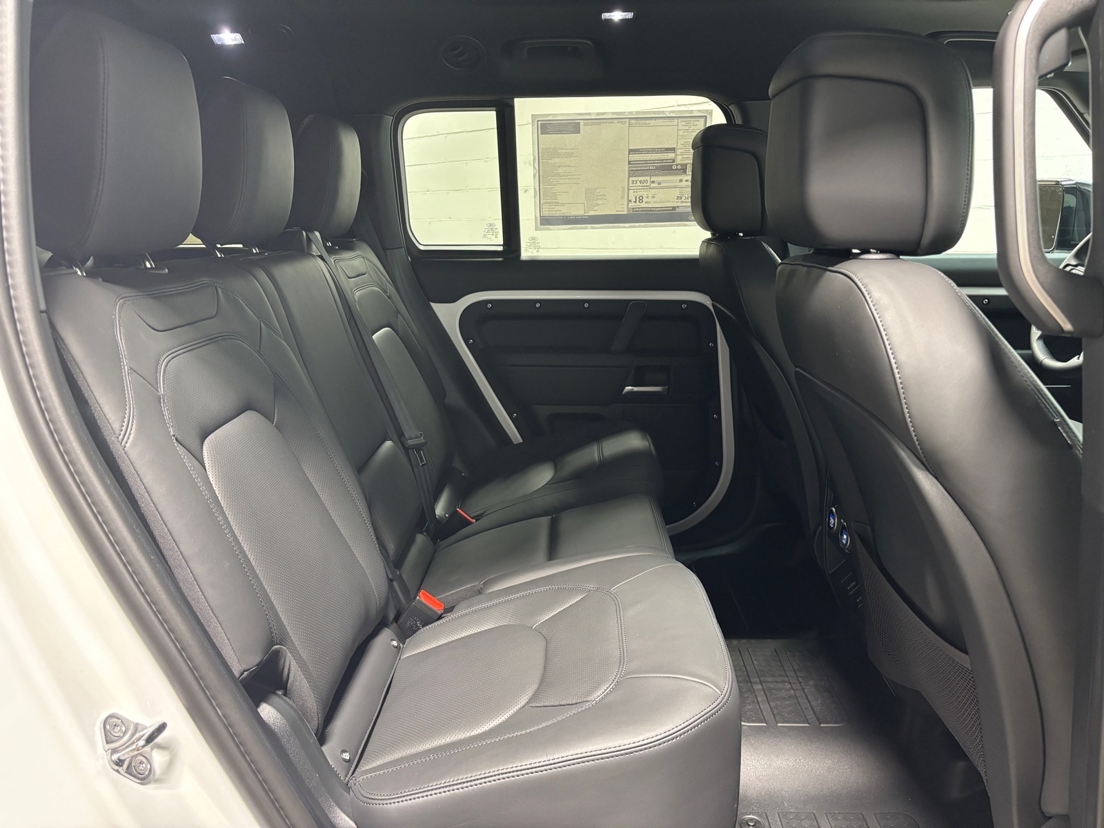 2026 Land Rover Defender X-Dynamic SE - Photo 42