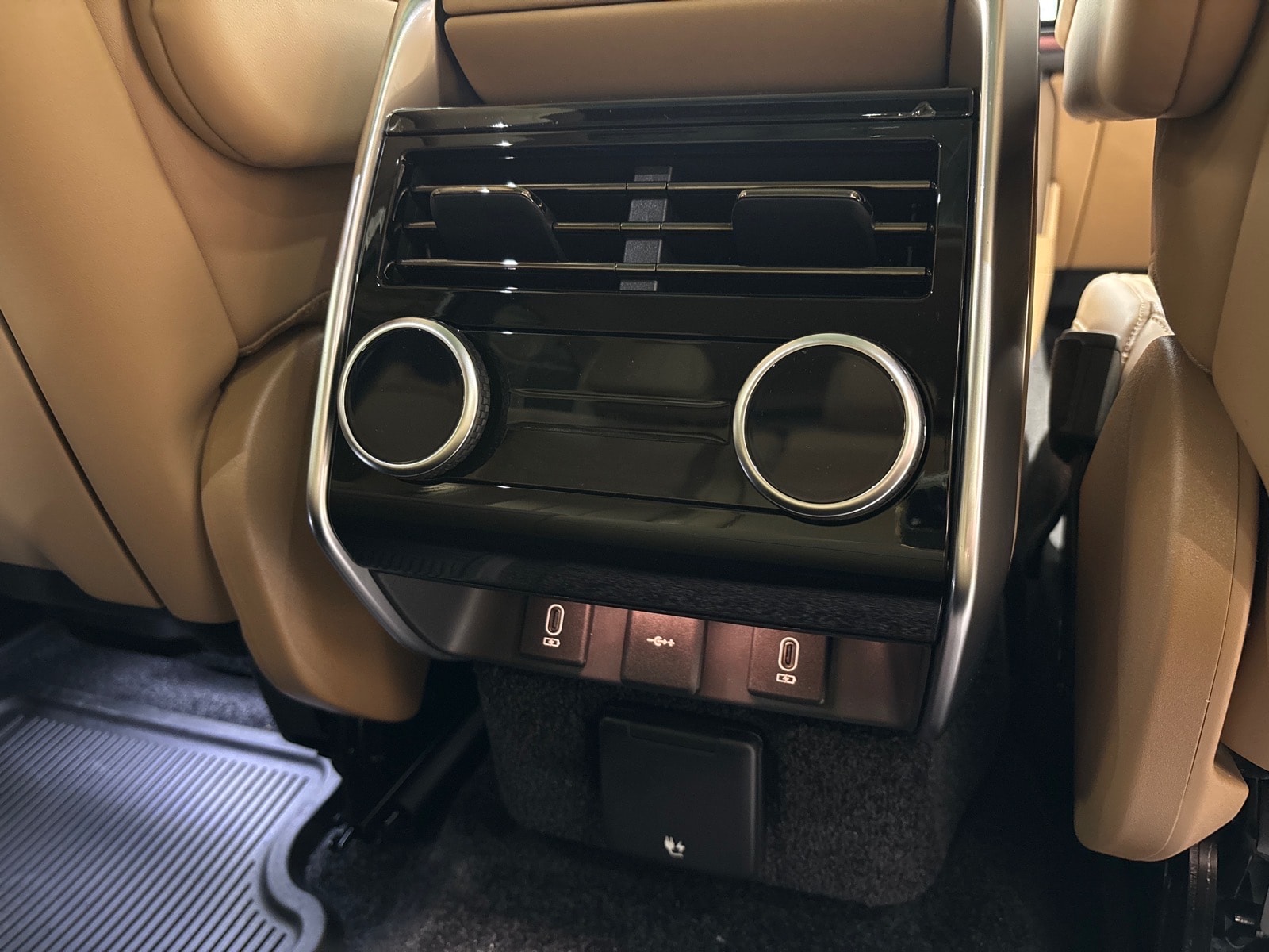 2026 Land Rover Range Rover SE - Photo 36