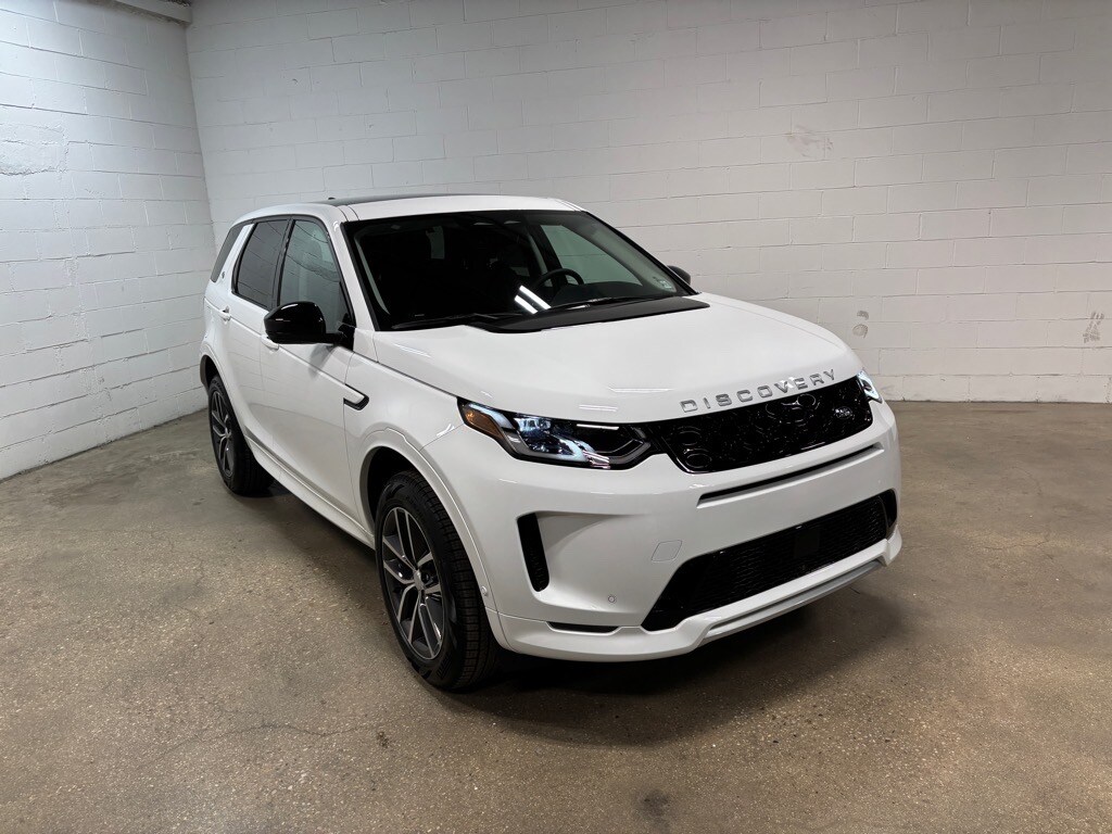 2025 Land Rover Discovery Sport S photo 2