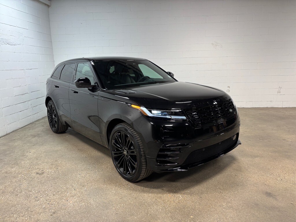 2026 Land Rover Range Rover Velar SE photo 4