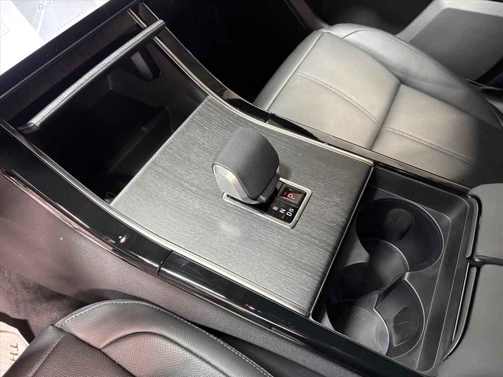 2026 Land Rover Range Rover Velar S - Photo 13