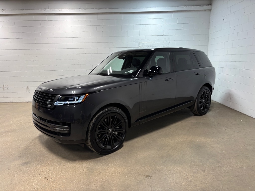 2025 Land Rover Range Rover SE's photo