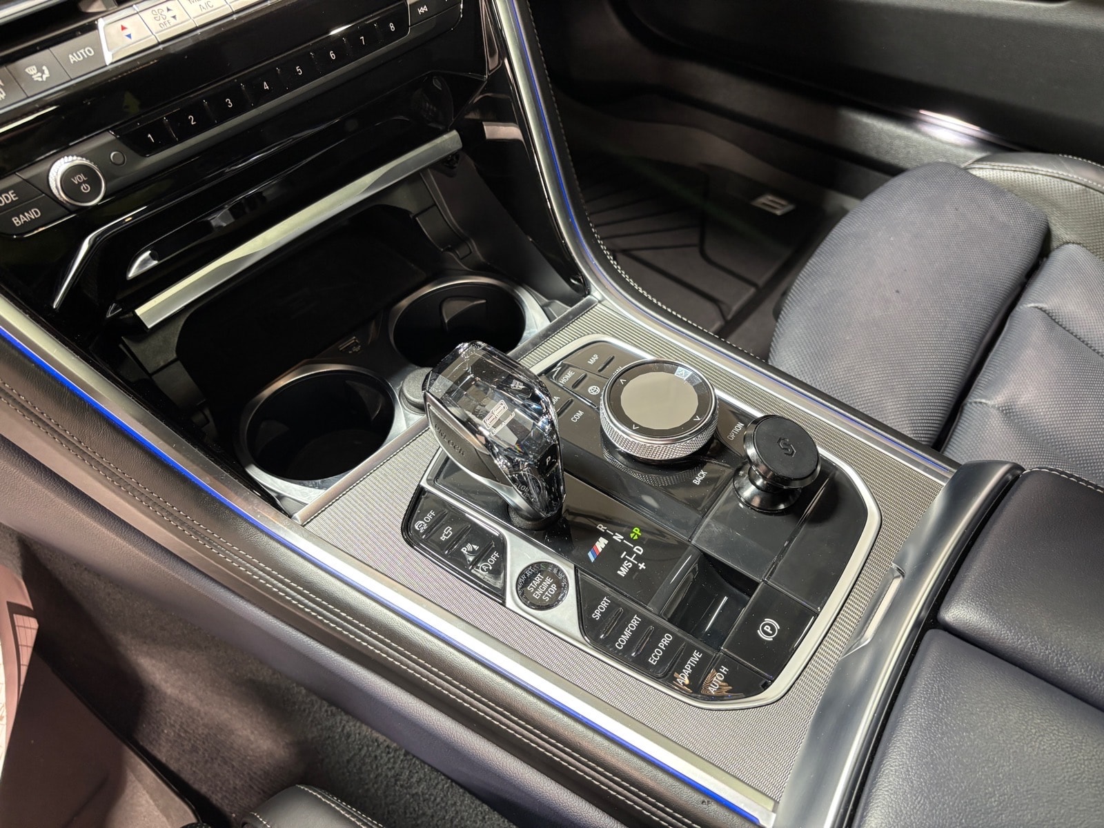2021 BMW 8 Series M850i - Photo 13