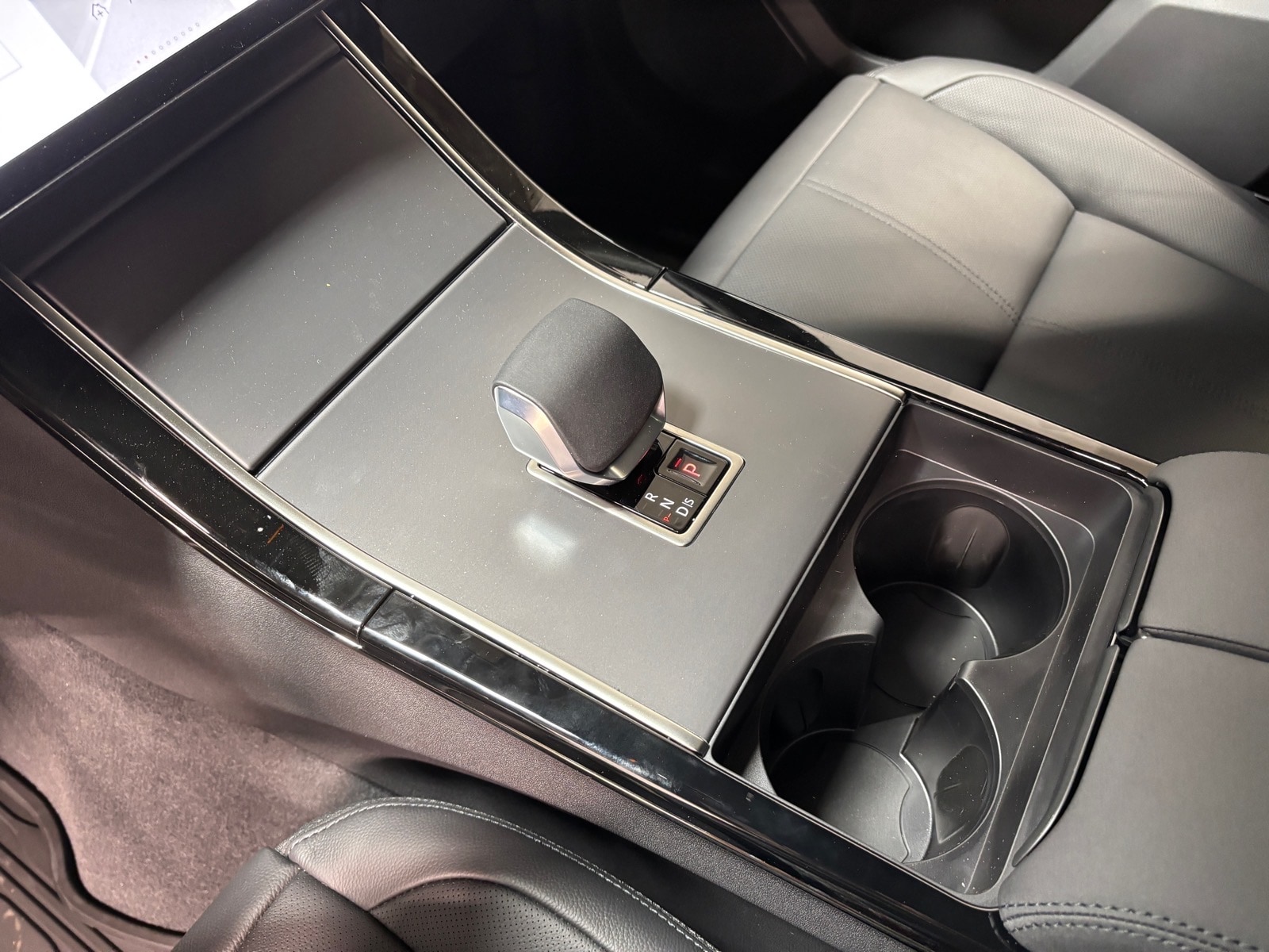 2026 Land Rover Range Rover Velar S - Photo 14