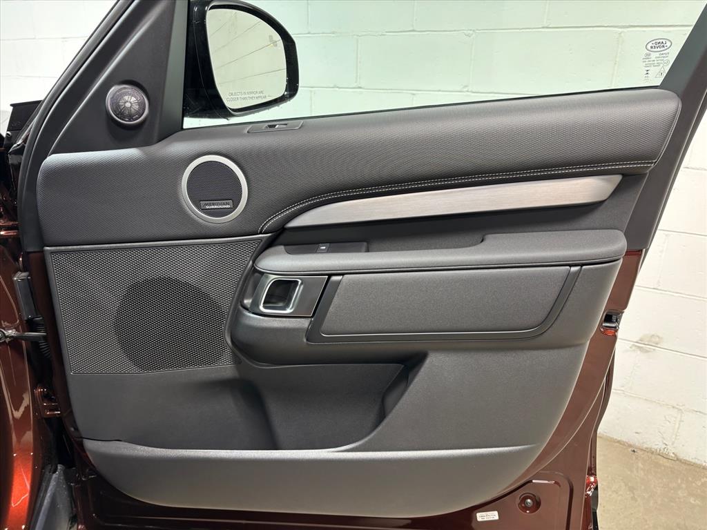2026 Land Rover Discovery Gemini Edition - Photo 35