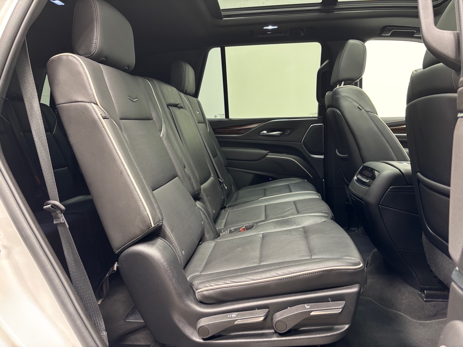 2022 Cadillac Escalade Premium Luxury - Photo 40