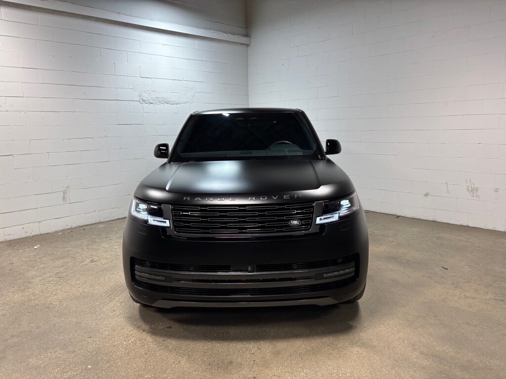 2025 Land Rover Range Rover SE photo 2