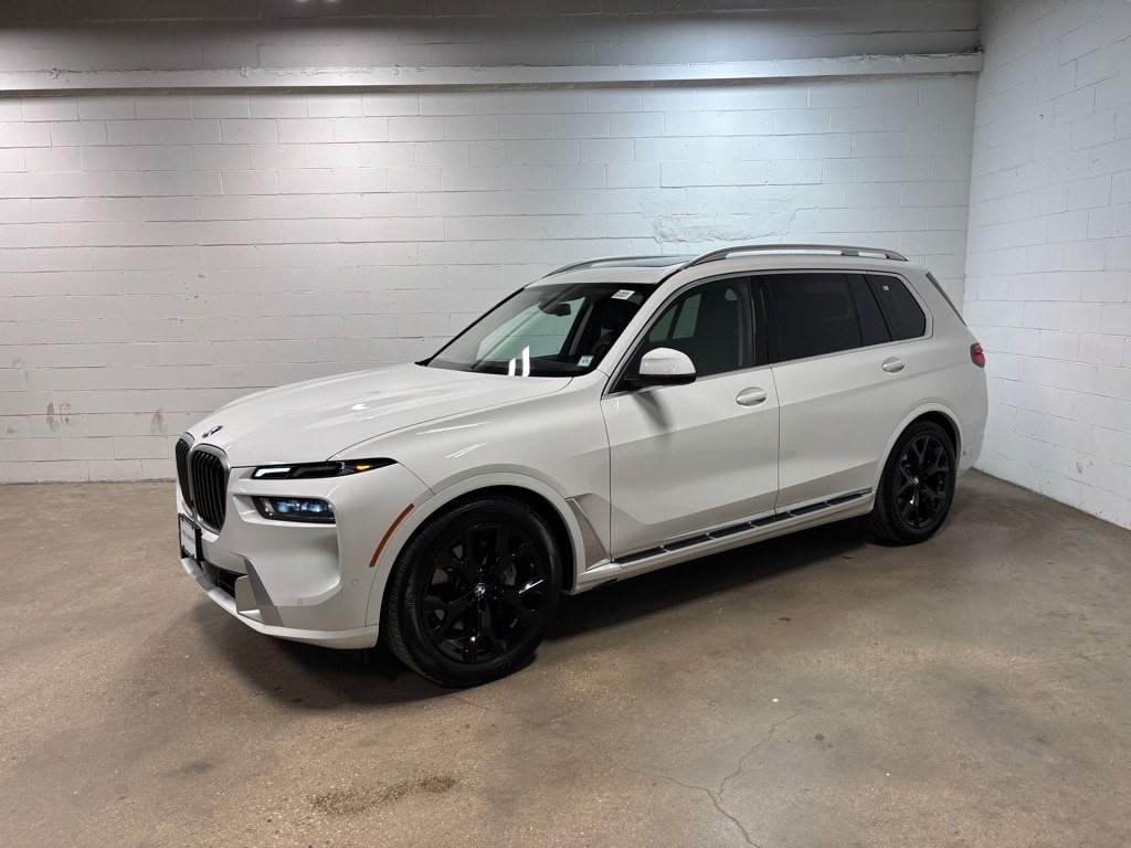 2023 BMW X7 40i's photo