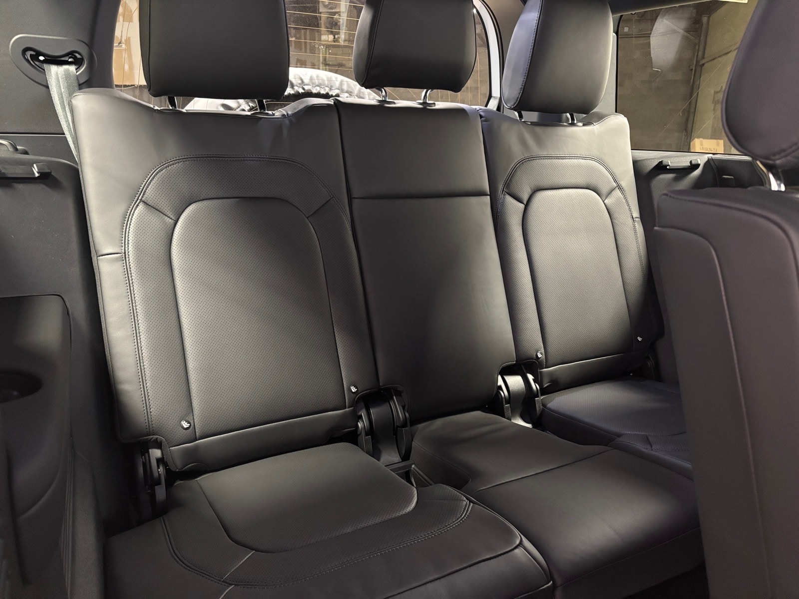2026 Land Rover Defender X-Dynamic SE - Photo 44